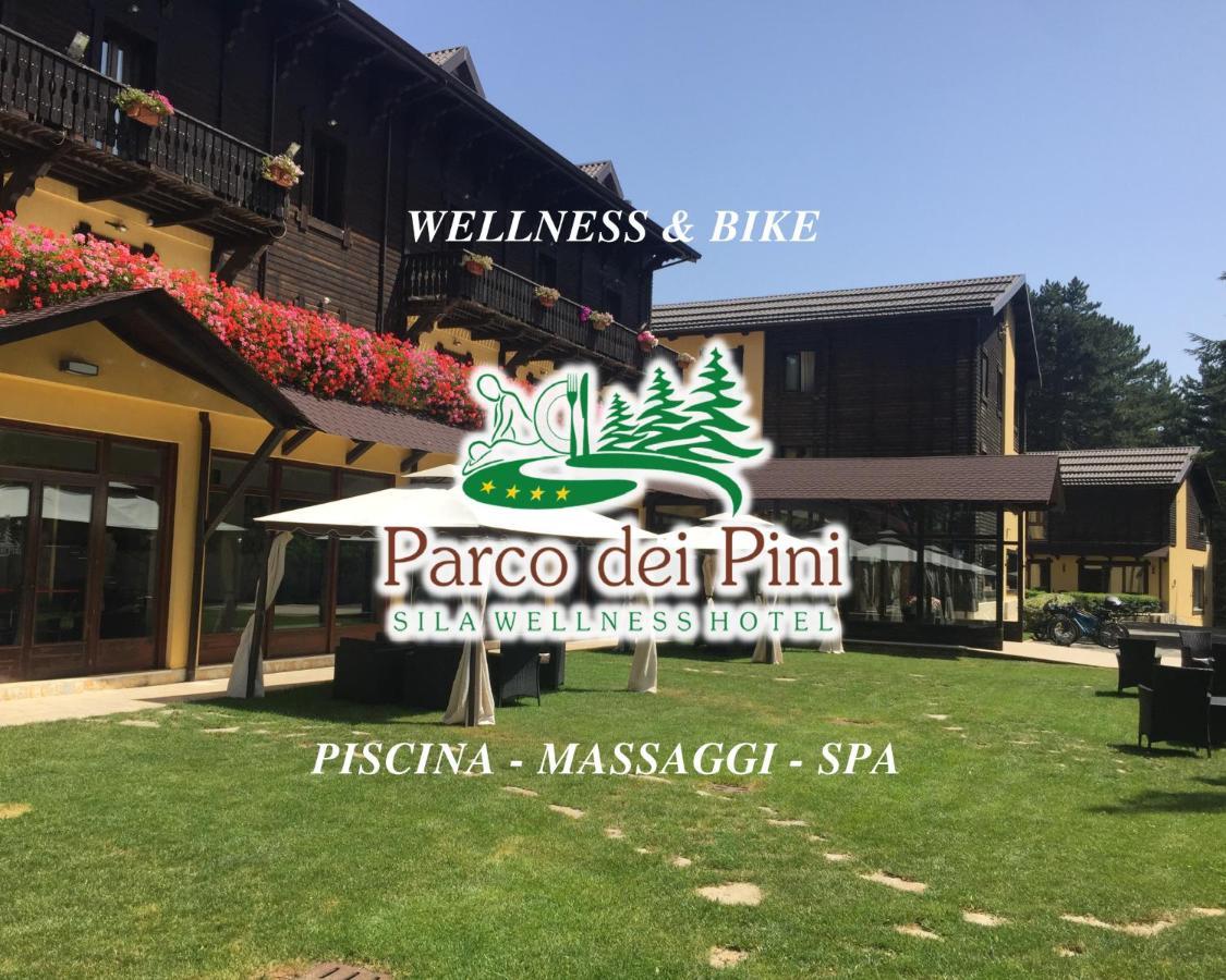 Parco Dei Pini - Sila Wellness Hotel タベルナ エクステリア 写真